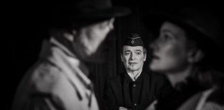 „Exit Casablanca“ im Schlosshof Strünkede