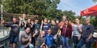 Taucher: Putzen für den guten Zweck