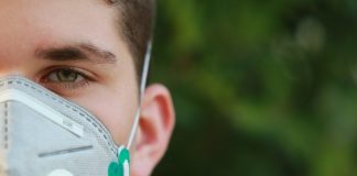 Corona: Maske tragen auf Spielplätzen