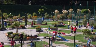 Eröffnungsturnier auf der Miniaturgolfanlage