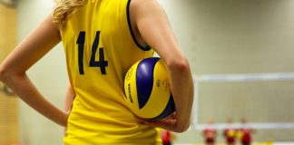 Volleyballerinnen unterliegen mit 1:3