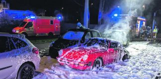 Polizeimeldungen: Oldie-Porsche geht in Flammen auf