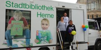 Junior-Fahrbibliothek steuert freie Haltestellen wieder an