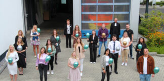 Ev. Krankenhausgemeinschaft: Freude über bestandenes Pflegeexamen