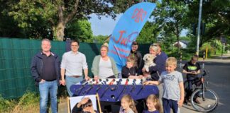 Kampagne: „Eine gemischte Tüte“: Falken Jugendtreff ging auf die Straße