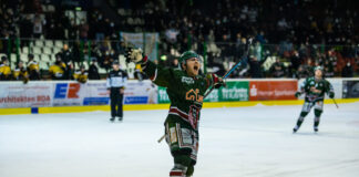 Eishockey in Herne: Denis Fominych bleibt den Miners treu