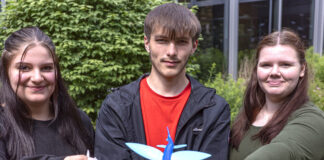 Ausstellung der Jugendwerkstatt: Drahtige Libellen und fliegende Fische