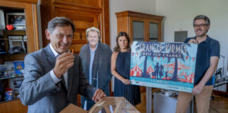 Cranger Kirmes: OB Dudda zog Gewinner für die Cranger Festhalle