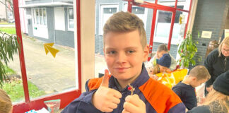 Im Sonder-Einsatz: Kinder- und Jugendfeuerwehr schmückte Weihnachtsbäume