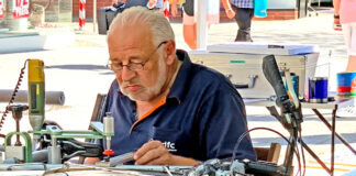 ADFC Herne: Fahrradcodierung am „Gleiscafé Fritzchen“